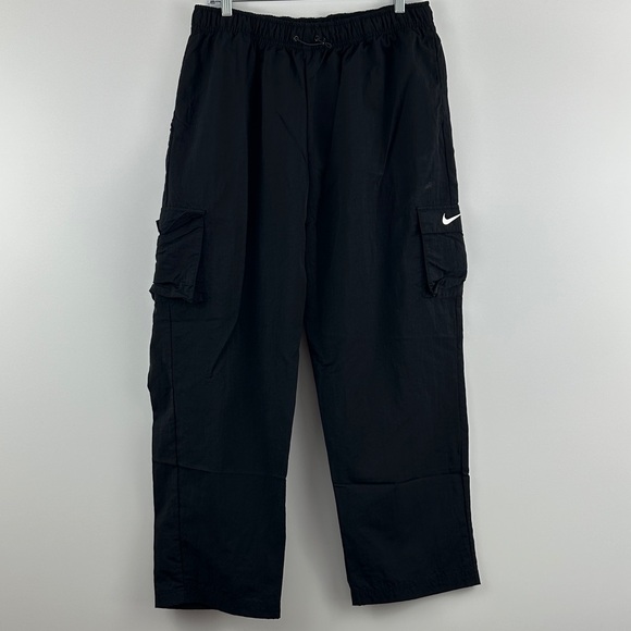 Nike Sportswear Essential Woven Cargo Pants L Black High Rise Athleisure Utility - Picture 2 of 8